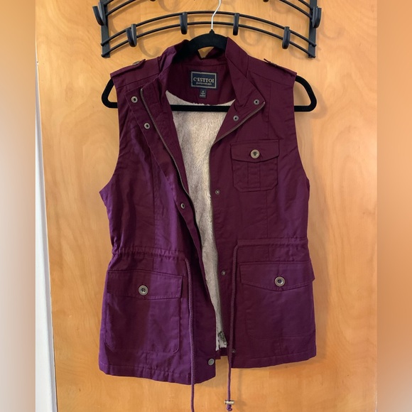 Purple vest size small lined with fur - Picture 4 of 4